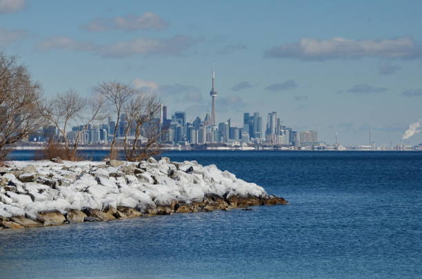 istock Winter Skyline of Toronto 1367398458