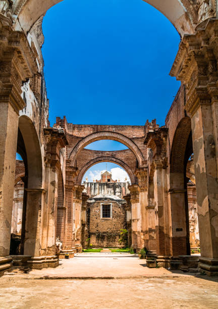 ruínas da catedral de san jose em antígua de guatemala, guatemala em técnica hdr - guatemala antigua central america color image - fotografias e filmes do acervo