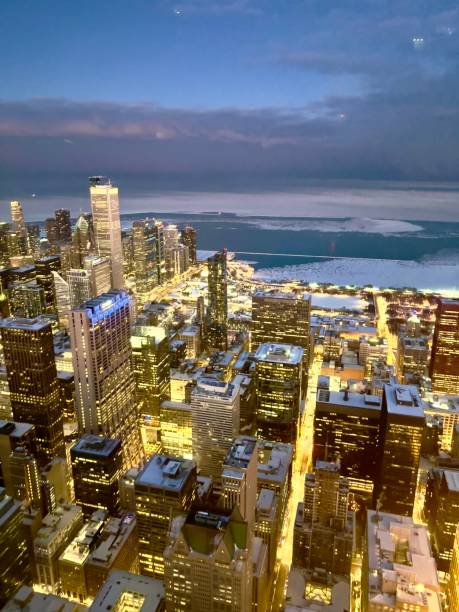 istock Chicago Illinois skyline 1367430972