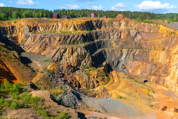 mining area of the great copper mountain in falun, sweden - unesco world heritage site - falun imagens e fotografias de stock