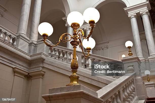 Romantica Vecchia Lampada - Fotografie stock e altre immagini di Effetto marmo - Effetto marmo, Marmo - Roccia, Balaustro