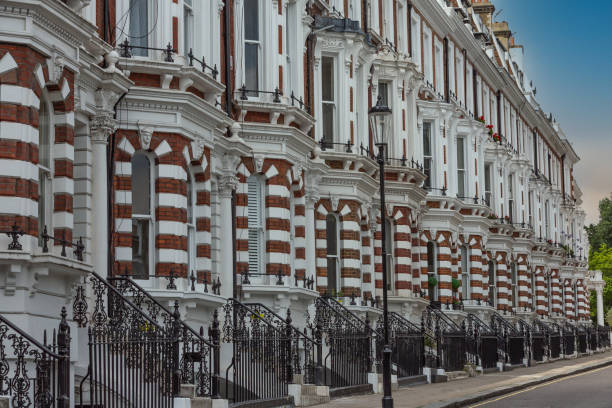 istock Kensington_Houses 1367543911