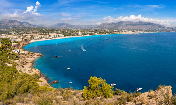 altea e alfas del pi albir vista panoramica della costa blanca ad alicante spagna - alicante costa blanca foto e immagini stock