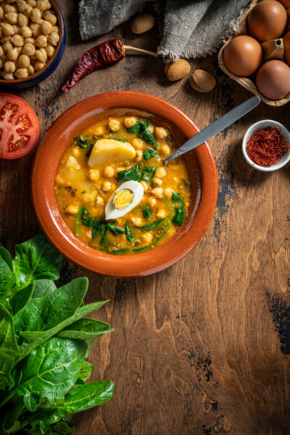 istock Potaje de garbanzos, chickpea stew spanish recipe vegetarian with spinach 1367552206