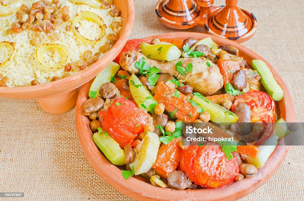 Marroquí cuscús y verduras "siete" tajín - Foto de stock de Alimento libre de derechos