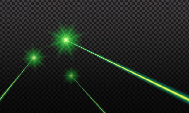 illustrations, cliparts, dessins animés et icônes de faisceau laser vert. rayons laser, effet d’éclairage vert sur fond noir transparent. - laser