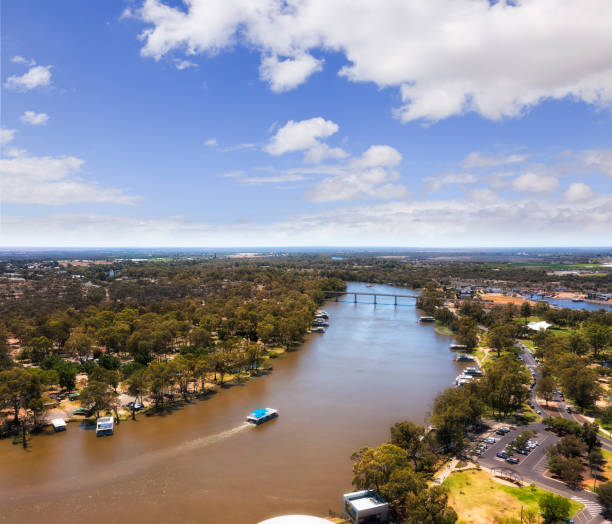 istock D Mildura murray boat side 1367592225