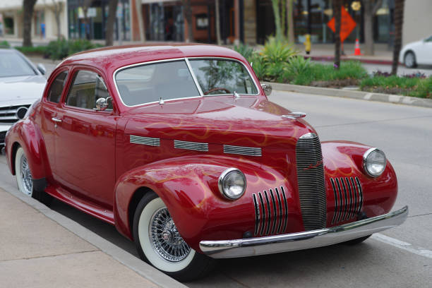 1940 cadillac la salle - cadillac la salle fotografías e imágenes de stock