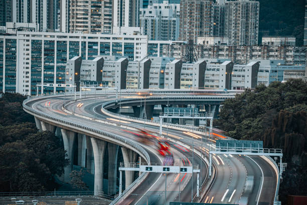 交通の街 - traffic sea passage overpass car ストックフォトと画像