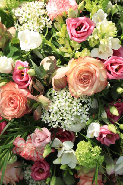 istock Pink white wedding centerpiece 1367751807