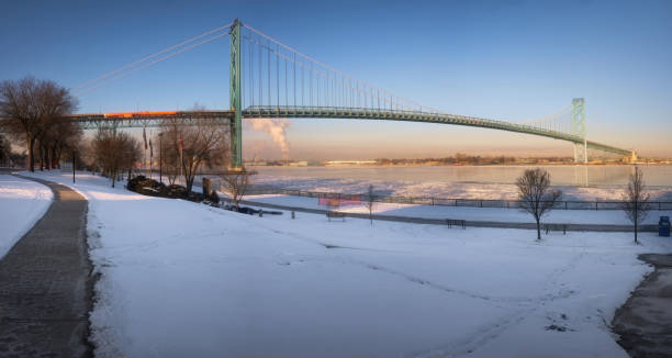 istock Ambassador Bridge - Winter Dawn 1367754412