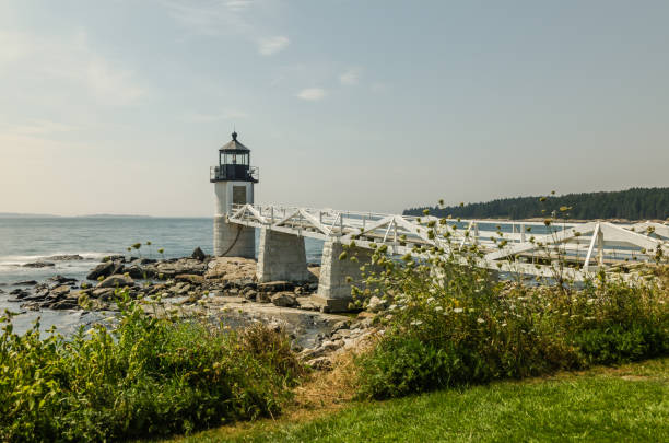 marshall point leuchtturm, port clyde, maine, usa - lighthouse maine beacon marshall point lighthouse stock-fotos und bilder