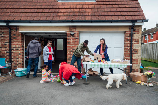 istock Preparing their Yard Sale 1367806133
