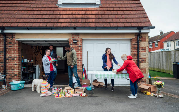 istock Setting up the Yard Sale 1367806273