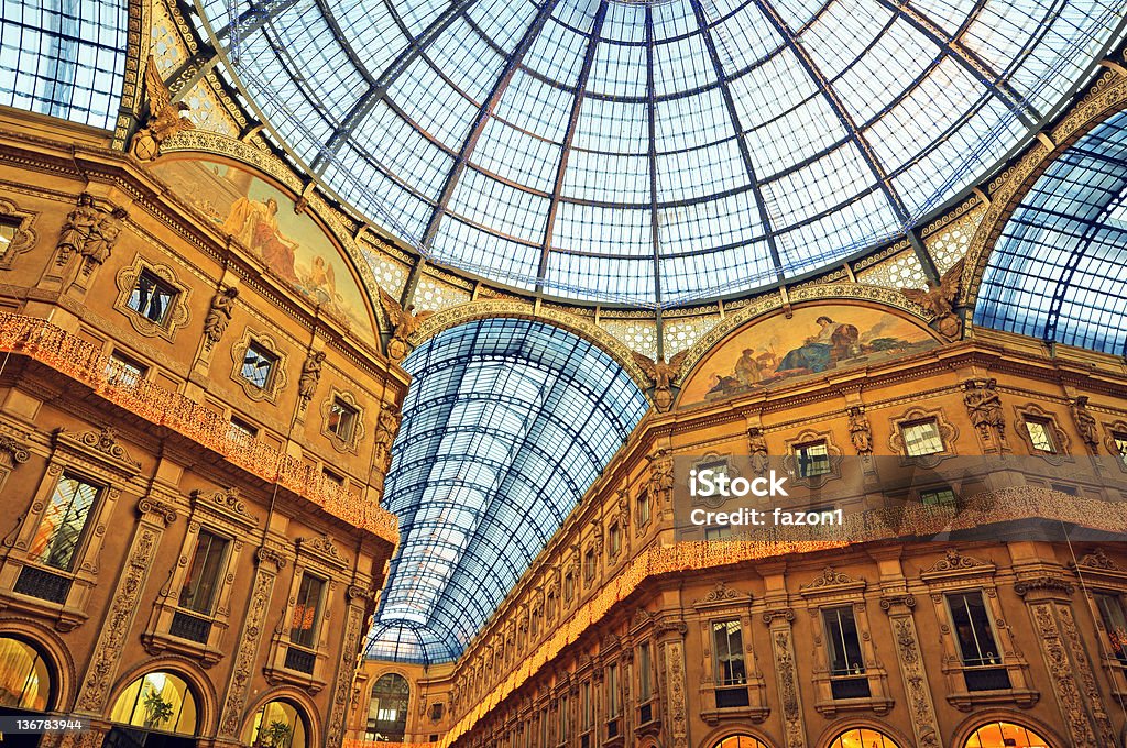 Galleria Vittorio Emanuele II, Mediolan - Zbiór zdjęć royalty-free (Architektura)