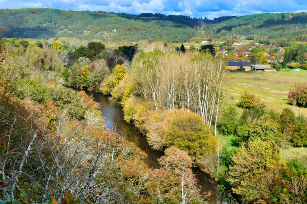 istock Dordogne in Autumn 1367865690