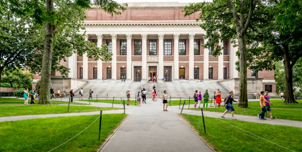 harvard - campus fotografías e imágenes de stock