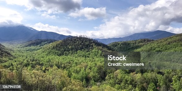istock Great Smokey Mountains -Tennessee 1367945138