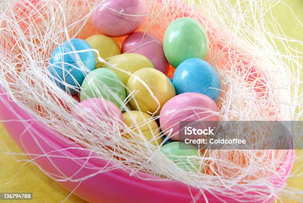 Uova Di Pasqua Di Zucchero - Fotografie stock e altre immagini di Blu - Blu, Cioccolato, Color pastello