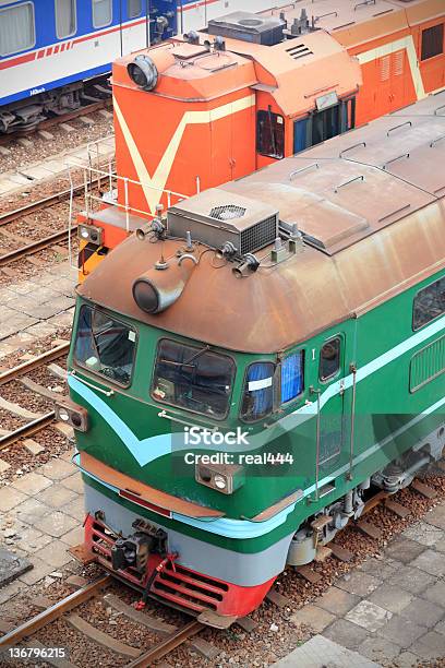 Tren De Foto de stock y más banco de imágenes de Acero - Acero, Aire libre, Carga de tren