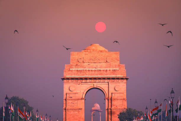 ворота индии дели популярный дворец - new delhi фотографии стоковые фото и изображения