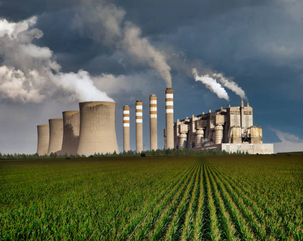 coal power plant and environmental pollution - environmental damage power station factory smoke stack imagens e fotografias de stock