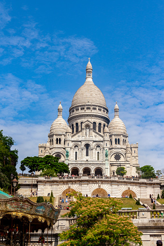 Sacré-Cœur, is a Roman Catholic church  located at the summit of the butte of Montmartre