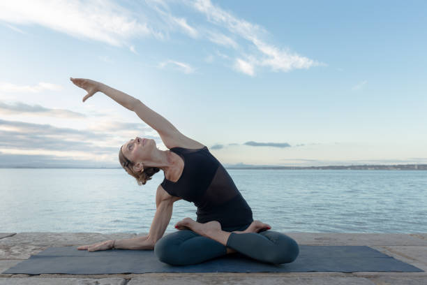 istock Yoga outdoor 1368062556