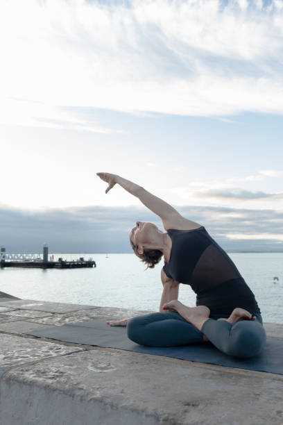 istock Yoga outdoor 1368062557