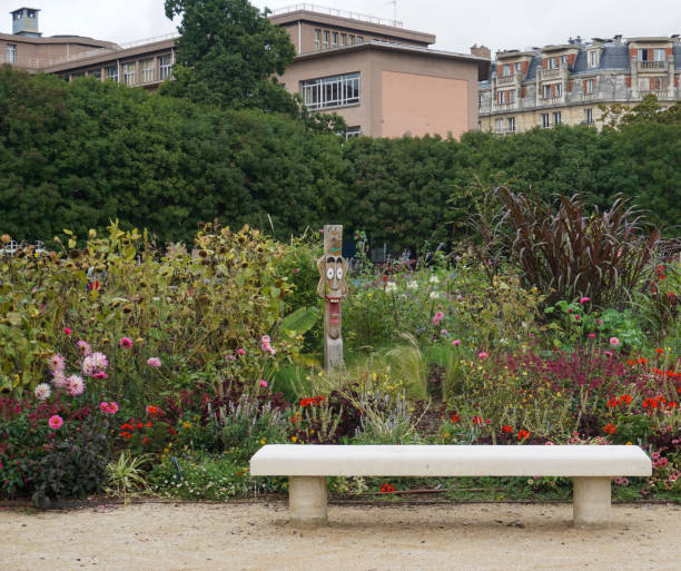 퍼블릭 가든 벤치 - formal garden garden path bench flower 뉴스 사진 이미지