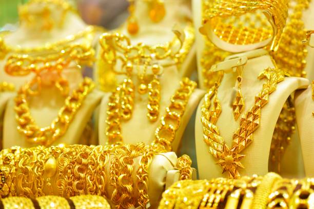 istock Banch of a Golden sets and chains, close up 1368093696