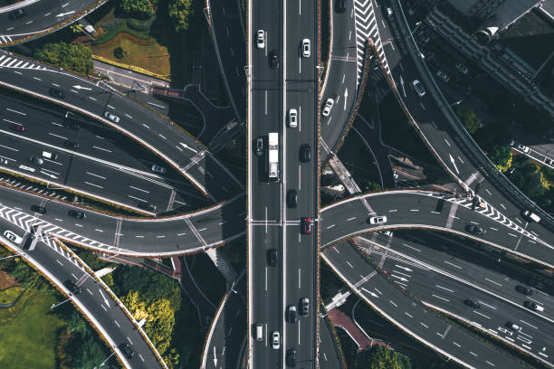 交通量の多い道路交差点の航空写真 - aerial view shanghai technology multiple lane highway ストックフォトと画像