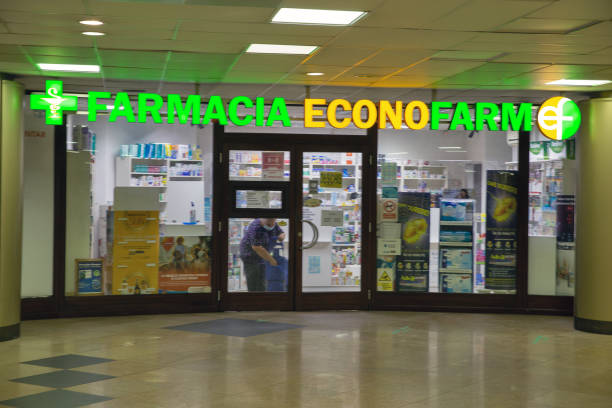 People visit Econofarm pharmacy in Bucharest, Romania Bucharest, Romania - August 12, 2021: People visit Econofarm pharmacy in downtown. farmacia stock pictures, royalty-free photos & images