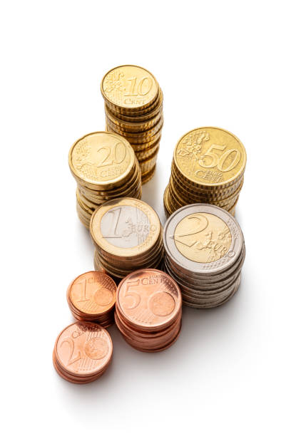 돈 : 흰색 배경에 고립 된 유로 동전의 더미 - european union coin one euro coin one euro cent coin 뉴스 사진 이미지