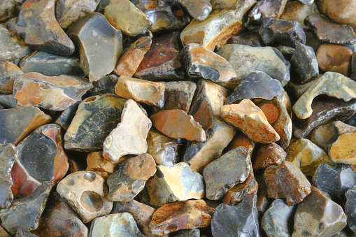 Small river flint compiled of warming, tones - yellows and deep browns, include natural contrasts of grey and white with different in shape, color, size and pattern. Authentic and stunning, natural flint is an environmentally friendly activator of water.