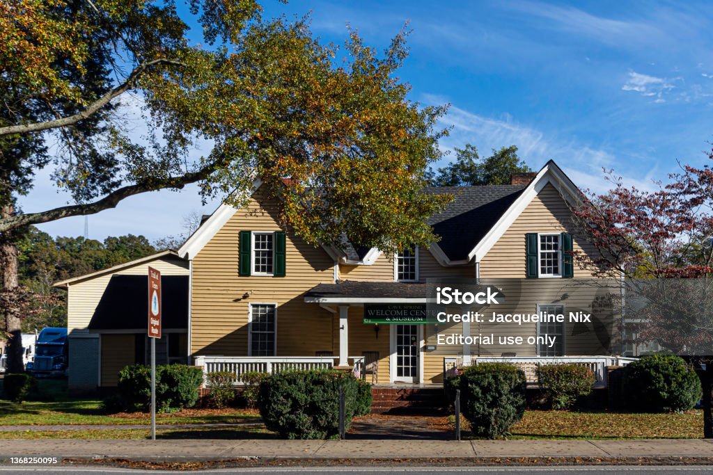 Cave Spring Library Cave Spring Welcome Center Museum Stock Photo - Download Image Now ...