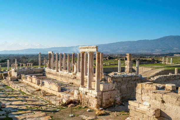 trípolis en el meandro era una ciudad antigua, denizli - roman agora fotografías e imágenes de stock