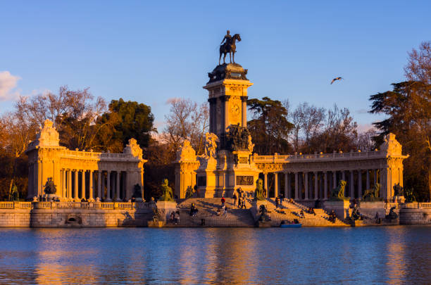 istock Lake del Retiro at sunset. Madrid. Spain 1368282933