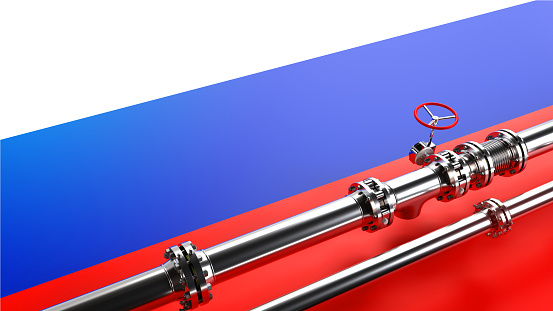 Transporte de gas natural. Tubería de gas y rueda de válvulas. Bandera rusa. photo