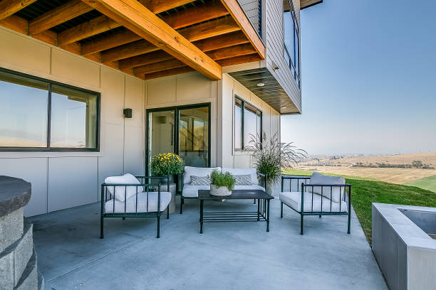 istock Contemporary modern home in Montana 1368300768