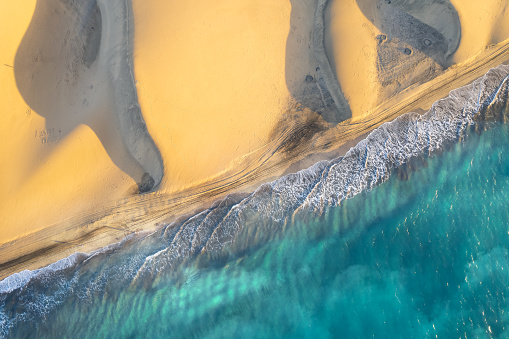 Paisaje con dunas de arena de Maspalomas y océano Atlántico photo