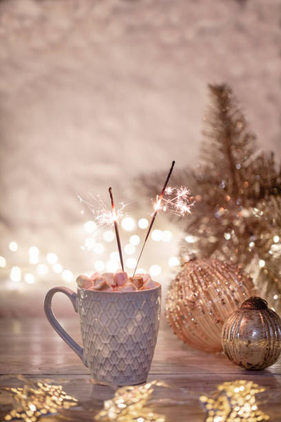 クリスマスキャンディー杖のハートの形、ボケの背景。 - candy candy cane christmas sweet food ストックフォトと画像
