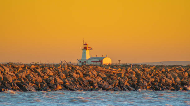 istock Lighthouse at sunset in port colborne 1368429769