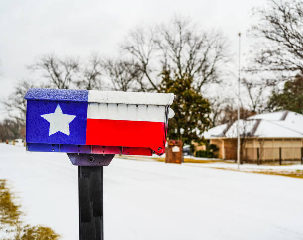 istock Texas Flag Mailbox in Snow Scene 2022 1368451191