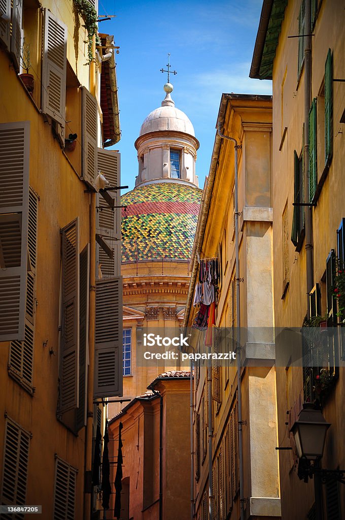 Typische Straße in Nizza, Frankreich - Lizenzfrei Alt Stock-Foto