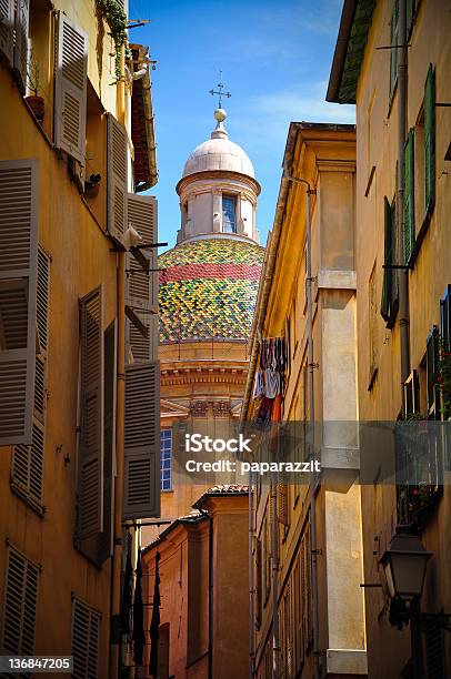 Typische Straße In Nizza Frankreich Stockfoto und mehr Bilder von Alt - Alt, Architektur, Außenaufnahme von Gebäuden