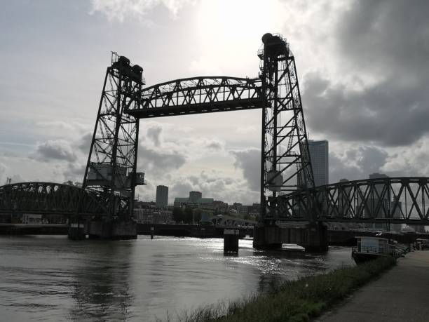 De hef, Koningshavenbrug, Rotterdam. Railway lift bridge, Rotterdam.