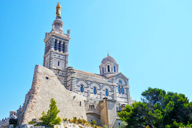 notre-dame de la garde in marseille - notre dame de la garde imagens e fotografias de stock