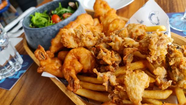 istock Delicious fried seafood platter for the weekend! 1368539785