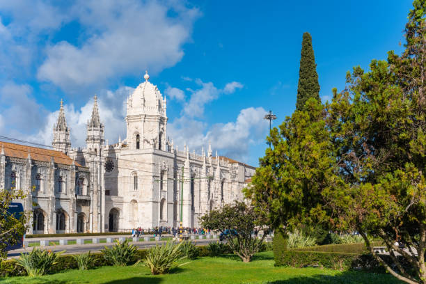 리스본 포르투갈의 역사적인 수도원 모스테이로 도스 제로니모스 - monastery of jeronimos 뉴스 사진 이미지